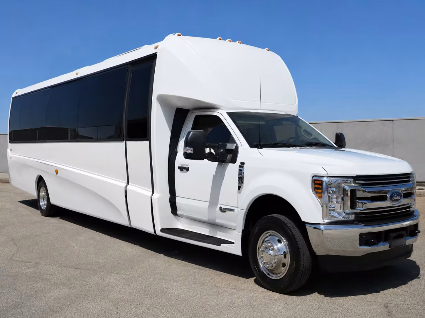 15 passenger minibus