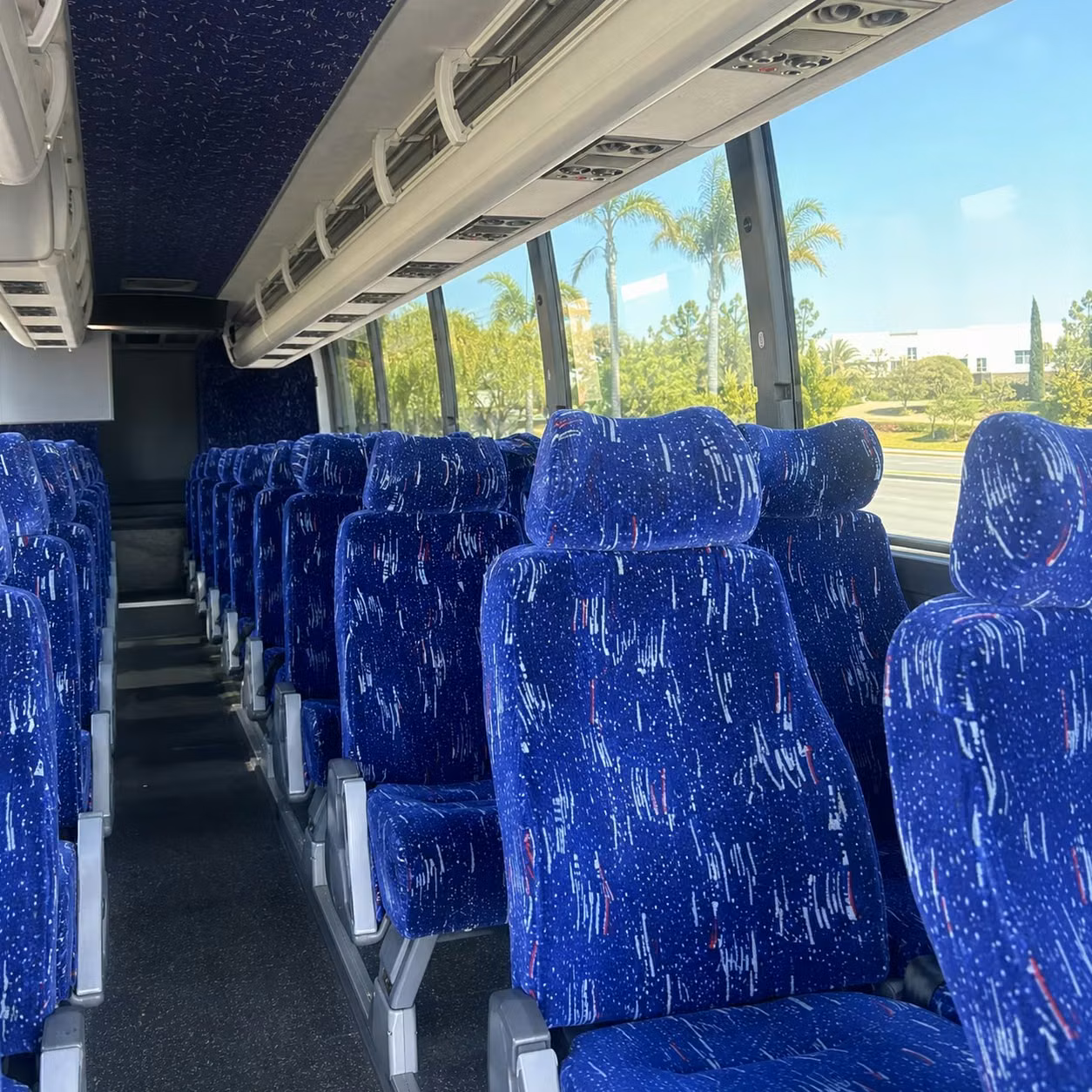 charter buses and minibuses for wichita thunder hockey fan groups