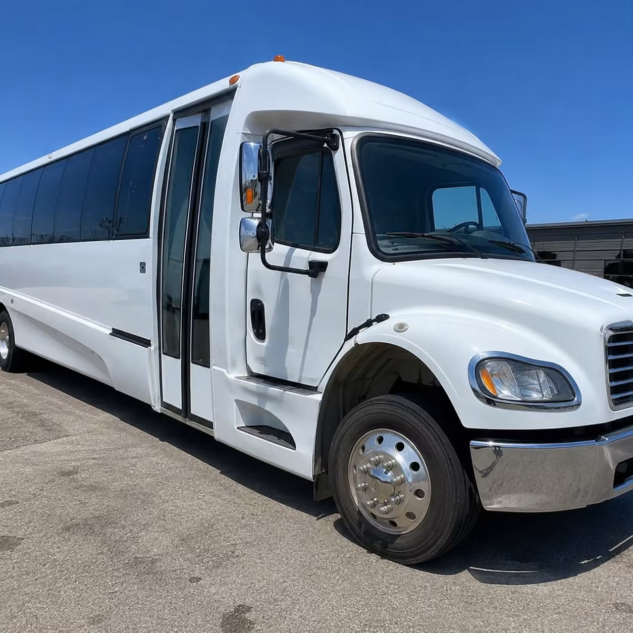 minibus rentals for smaller concert groups in wichita