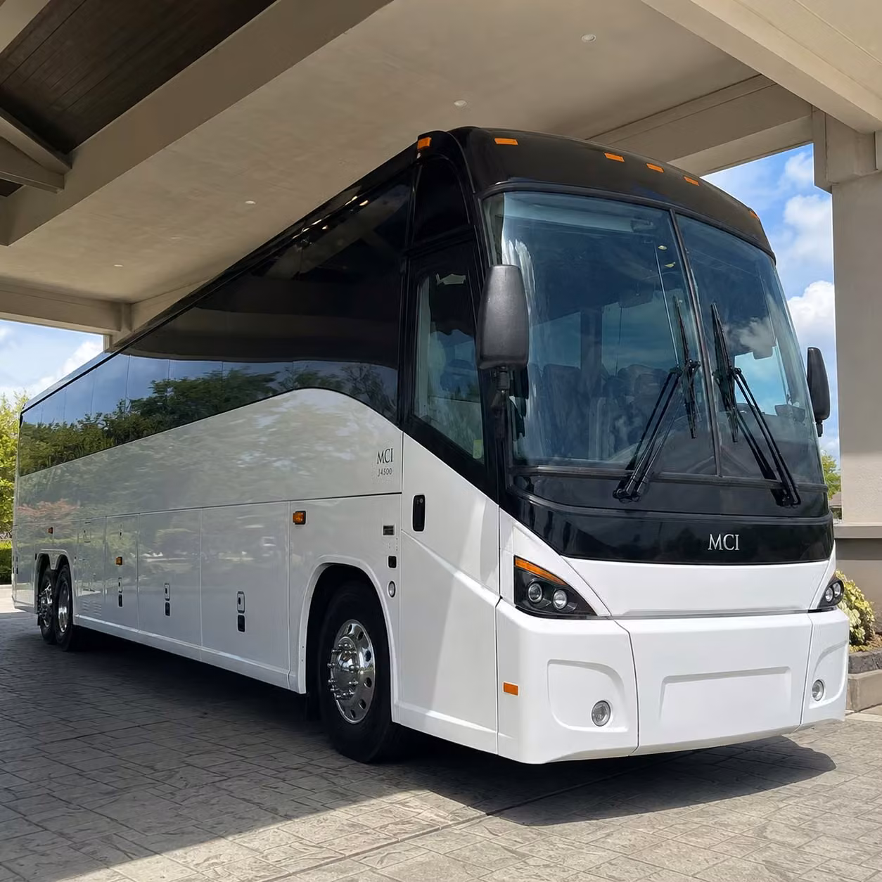 wichita aerospace and manufacturing employee shuttles that keep shifts running on time